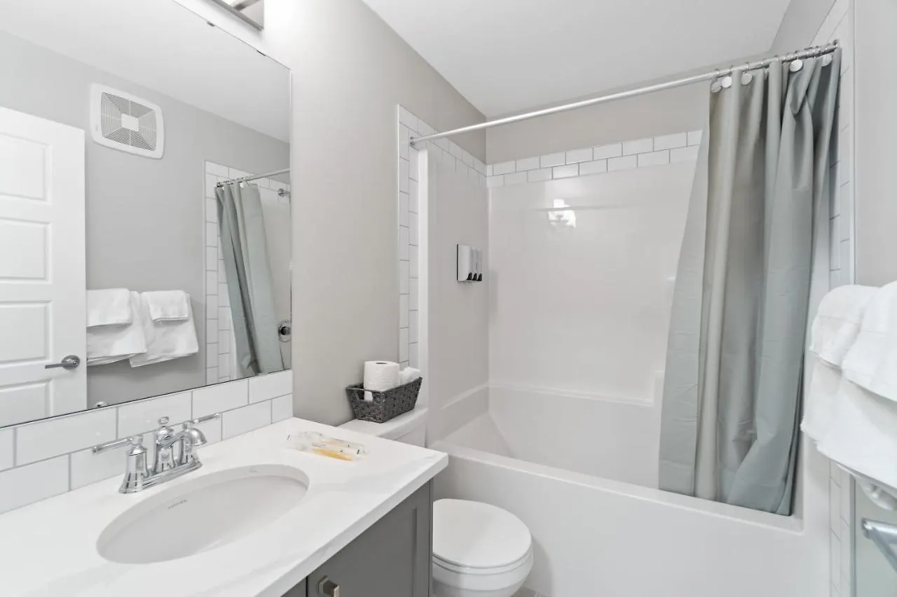 Stylish Home Base For Short Or Long Stays Edmonton
