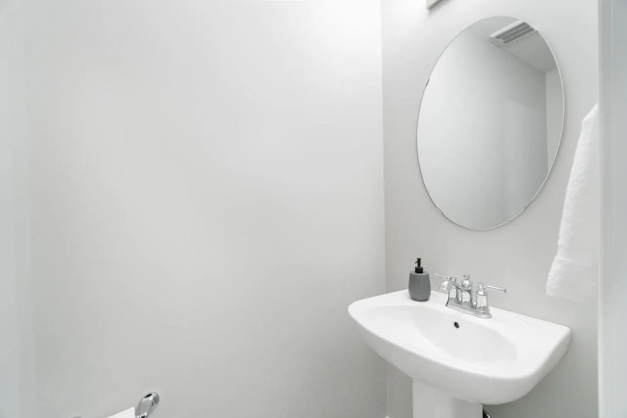 度假居 Stylish Home Base For Short Or Long Stays 埃德蒙顿 加拿大