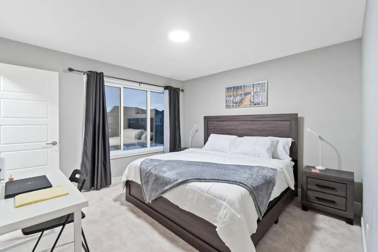 Stylish Home Base For Short Or Long Stays 埃德蒙顿